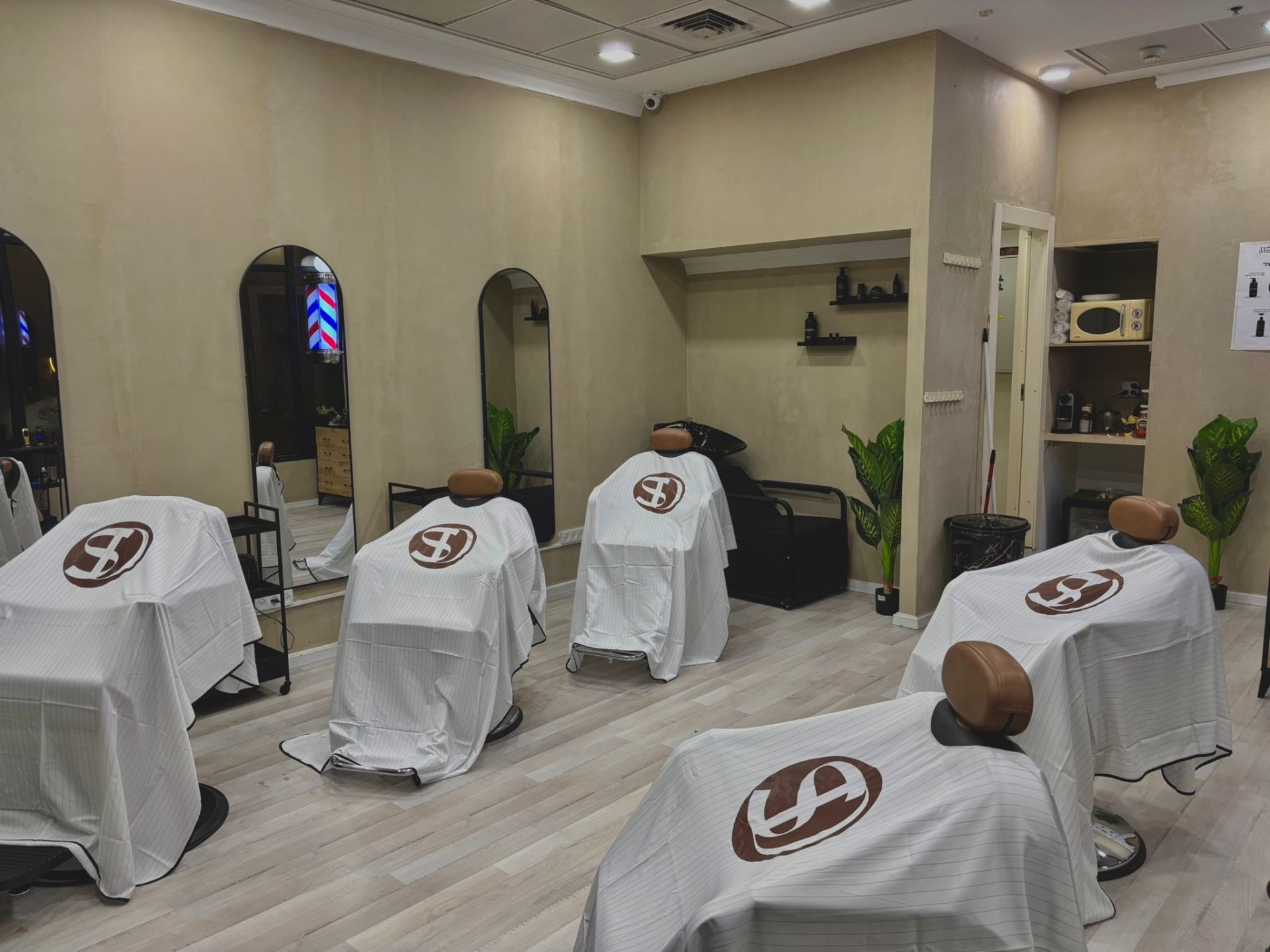 Men studio